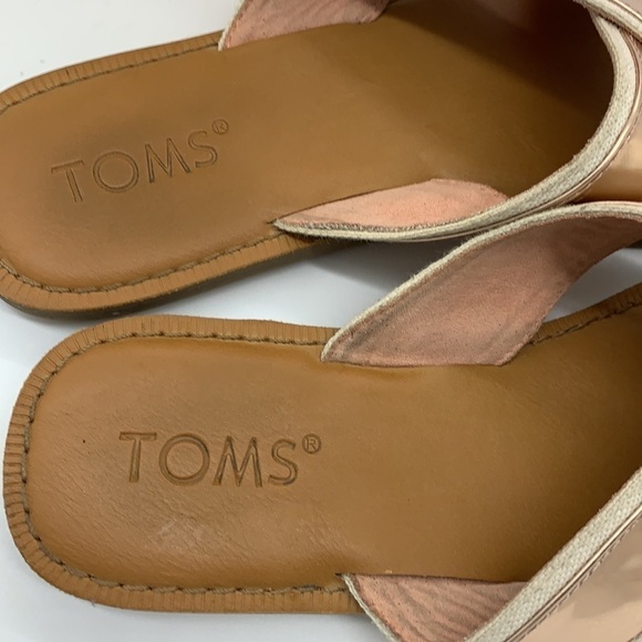 Toms Rose Gold Crisscross Slip On Sandal Sz 6. MCS0744F - Picture 3 of 5